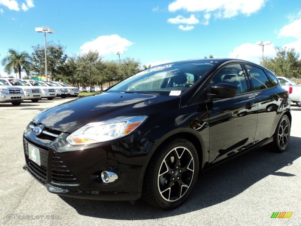 2012 Focus SE Sport 5-Door - Black / Two-Tone Sport photo #14