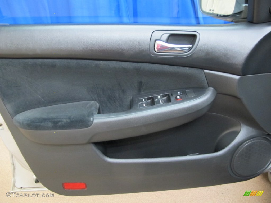 2006 Accord Value Package Sedan - Alabaster Silver Metallic / Gray photo #31