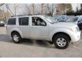 Silver Lightning - Pathfinder S 4x4 Photo No. 4