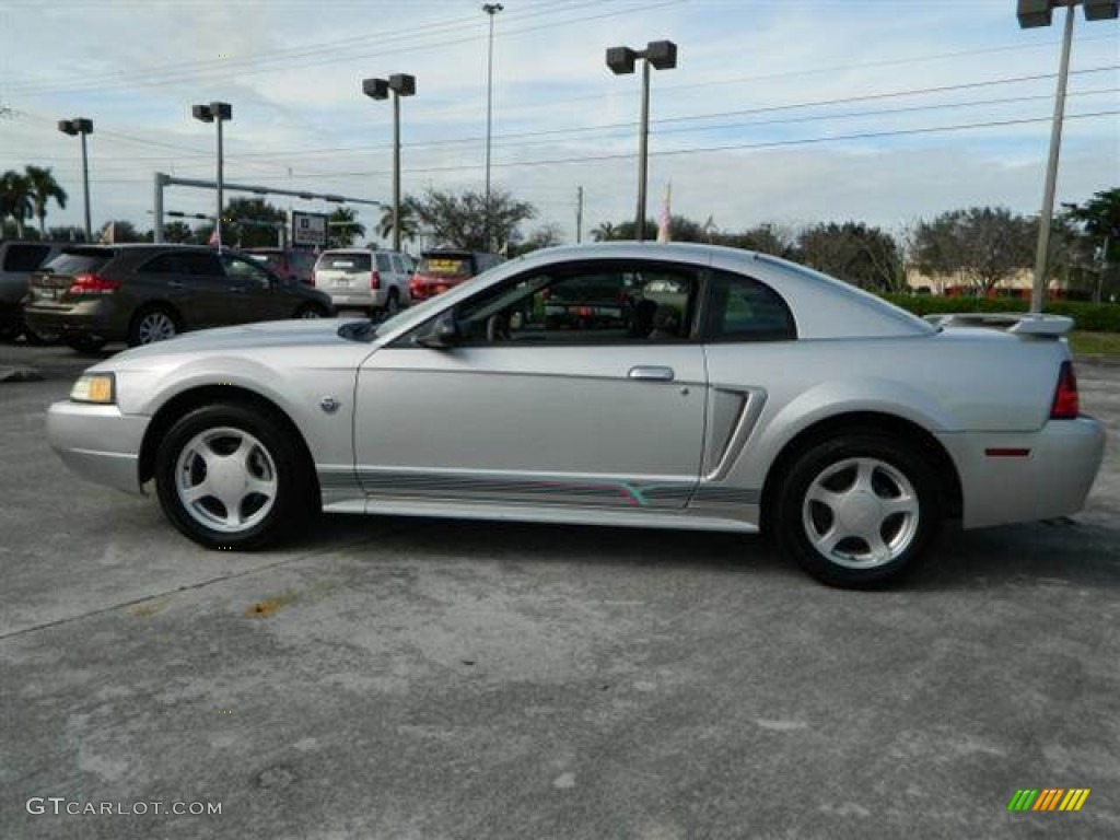 Silver Metallic 2004 Ford Mustang V6 Coupe Exterior Photo #76747001