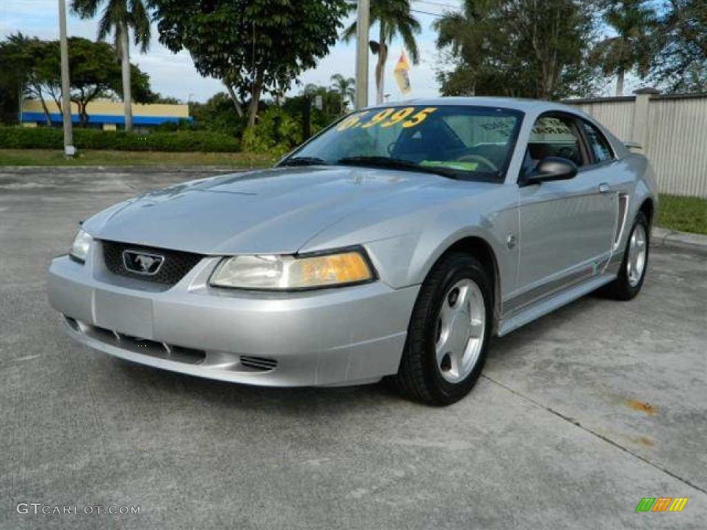 Silver Metallic 2004 Ford Mustang V6 Coupe Exterior Photo #76747018
