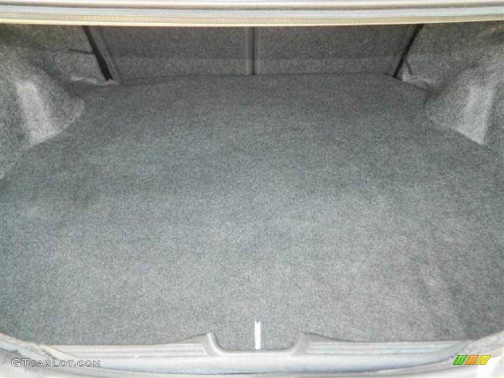 2004 Ford Mustang V6 Coupe Trunk Photos