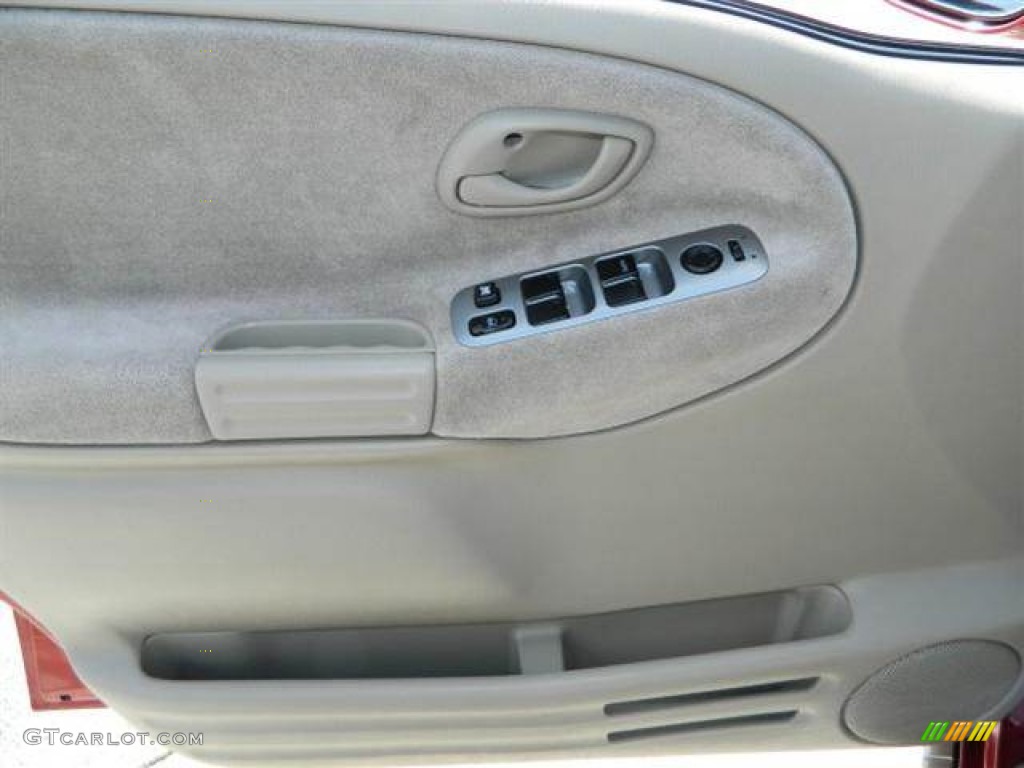2004 Suzuki Grand Vitara EX 4WD Door Panel Photos