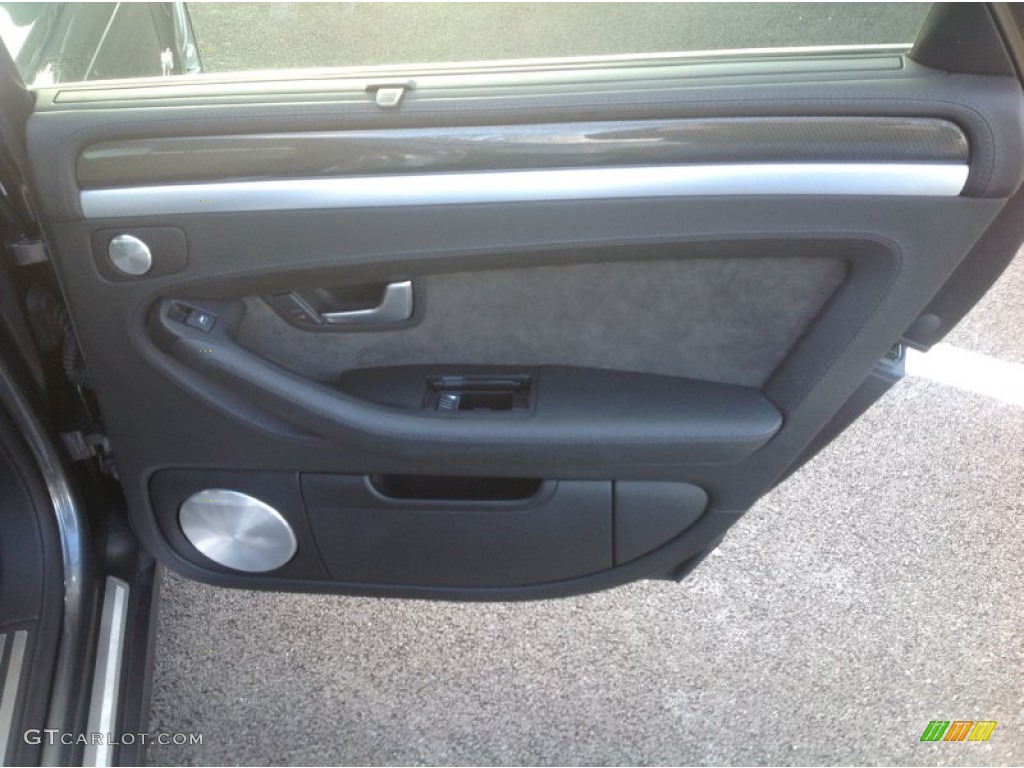 2007 Audi S8 5.2 quattro Door Panel Photos
