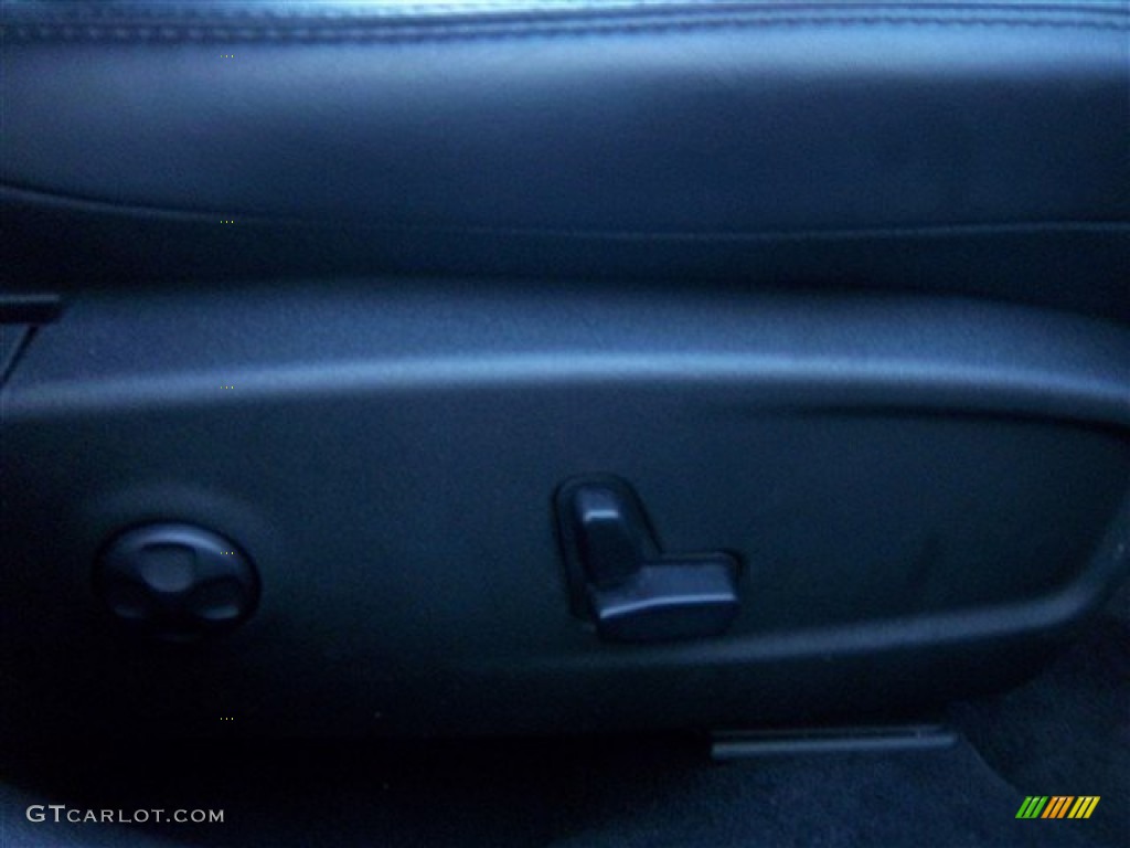 2012 300 Limited - Bright Silver Metallic / Black photo #20