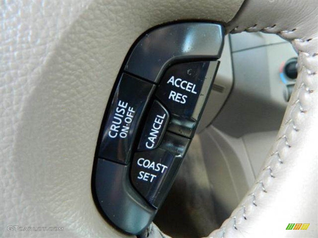 2002 Altima 3.5 SE - Seascape Light Blue / Blond Beige photo #24
