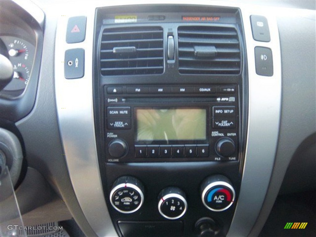 2008 Tucson SE - Platinum Silver / Gray photo #22