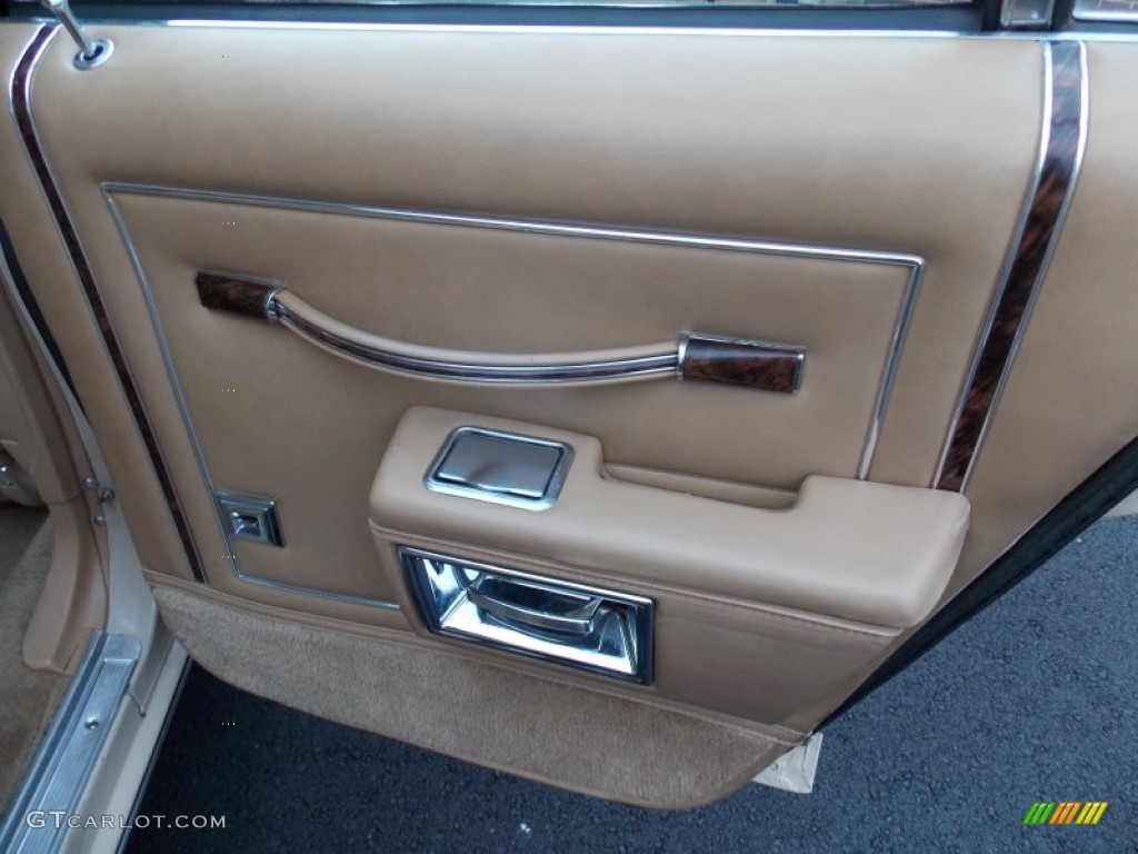 1982 Oldsmobile Custom Cruiser Wagon Doeskin Door Panel Photo #76754225