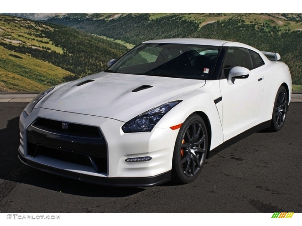 Pearl White 2013 Nissan GT-R Premium Exterior Photo #76754423
