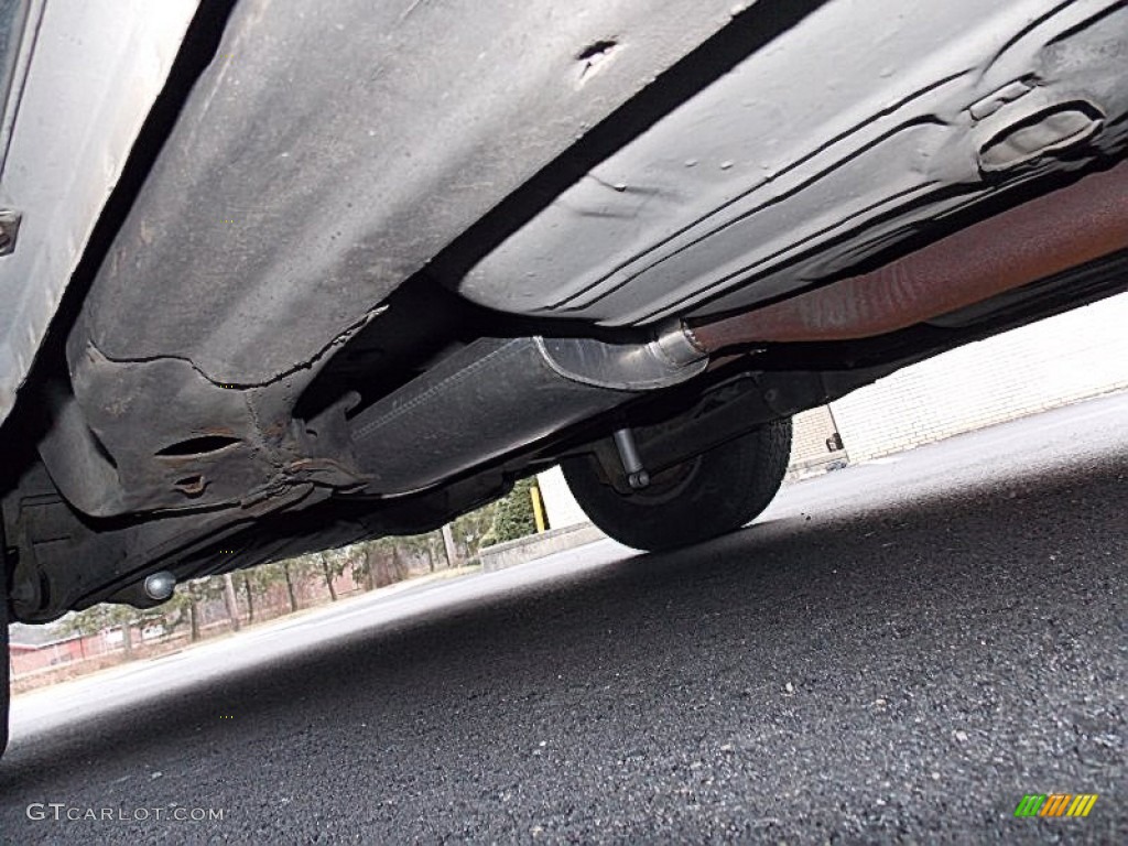 1982 Oldsmobile Custom Cruiser Wagon Undercarriage Photo #76755092