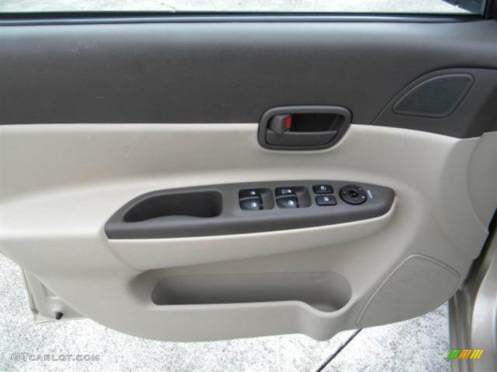 2007 Hyundai Accent GLS Sedan Beige Door Panel Photo #76758005