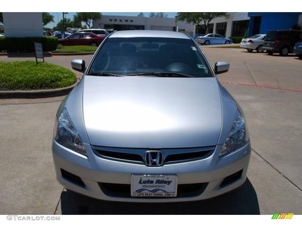 2006 Accord SE Sedan - Alabaster Silver Metallic / Black photo #2