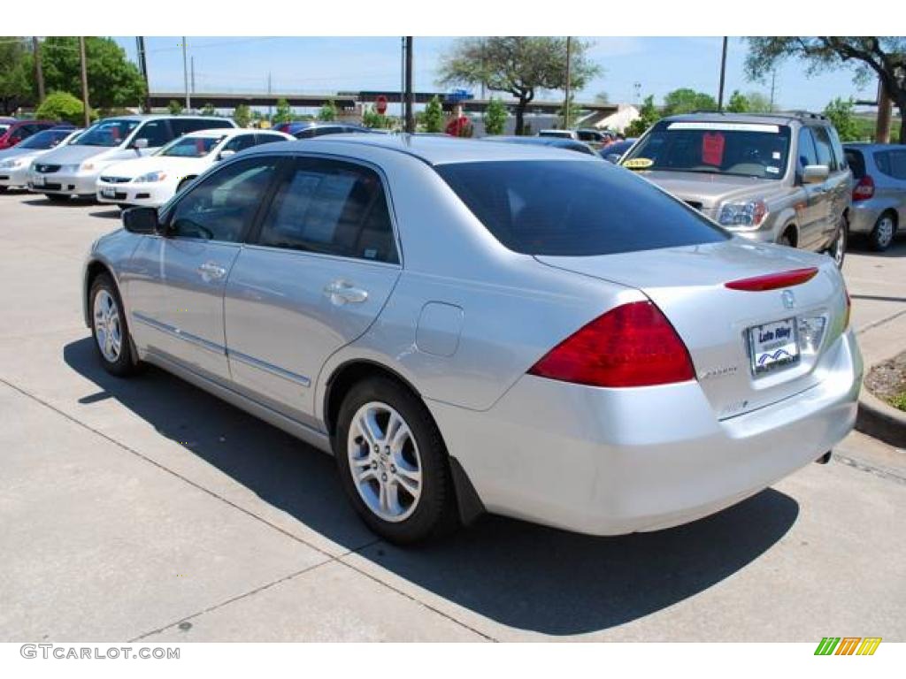 2006 Accord SE Sedan - Alabaster Silver Metallic / Black photo #5