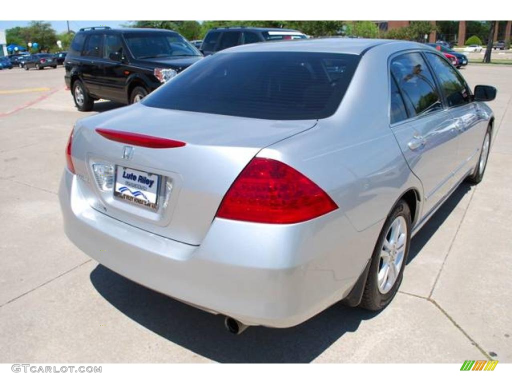 2006 Accord SE Sedan - Alabaster Silver Metallic / Black photo #7