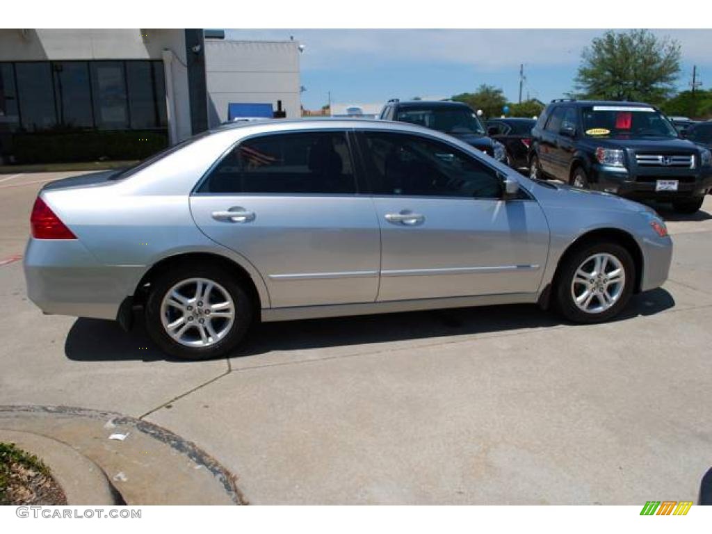 2006 Accord SE Sedan - Alabaster Silver Metallic / Black photo #8