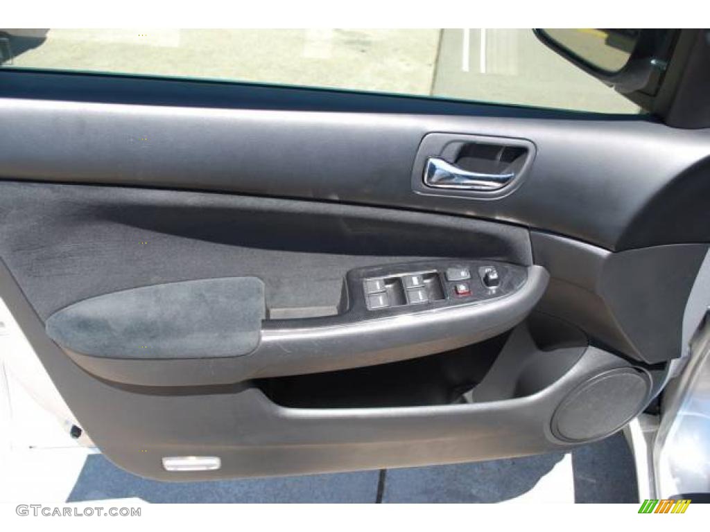 2006 Accord SE Sedan - Alabaster Silver Metallic / Black photo #12