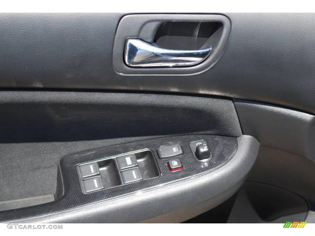 2006 Accord SE Sedan - Alabaster Silver Metallic / Black photo #13
