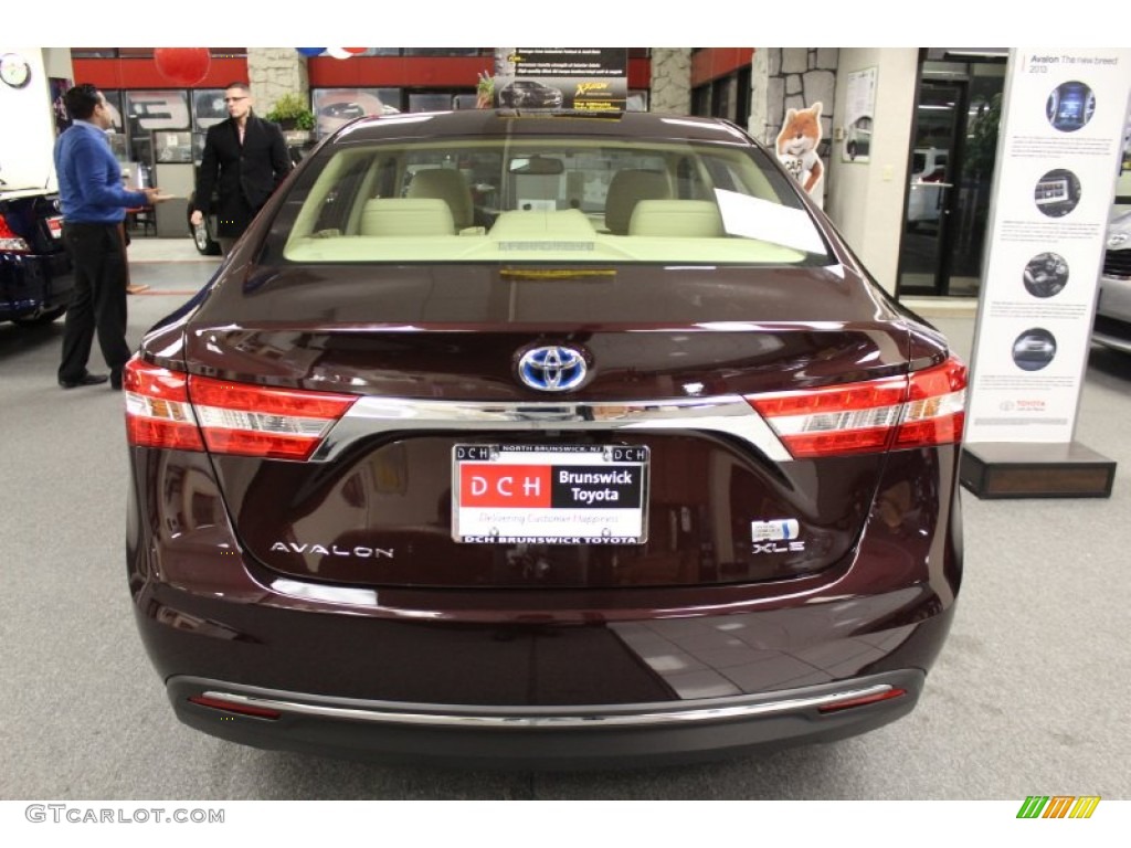 2013 Avalon Hybrid XLE - Sizzling Crimson Mica / Almond photo #6