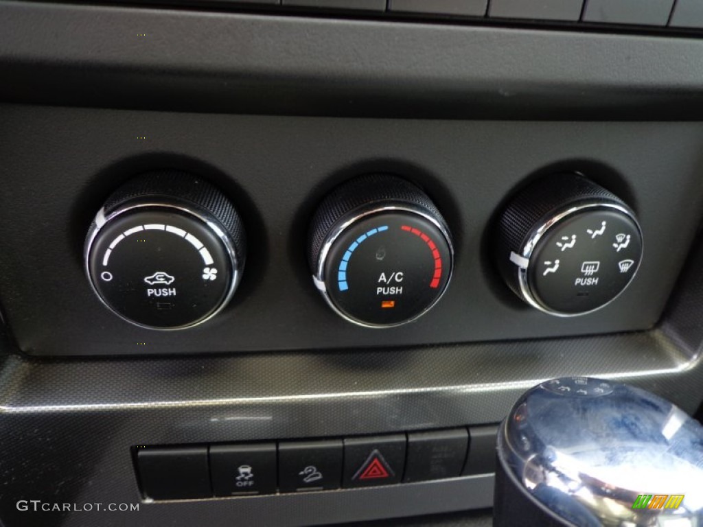 2010 Jeep Liberty Sport 4x4 Controls Photo #76760922