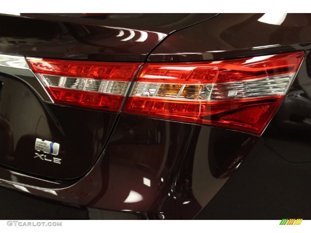 2013 Avalon Hybrid XLE - Sizzling Crimson Mica / Almond photo #8