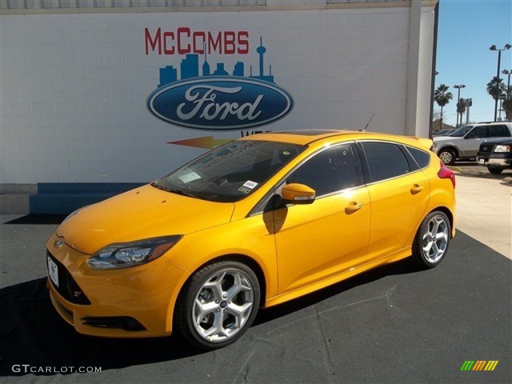 2013 Focus ST Hatchback - Tangerine Scream Tri-Coat / ST Charcoal Black Full-Leather Recaro Seats photo #2
