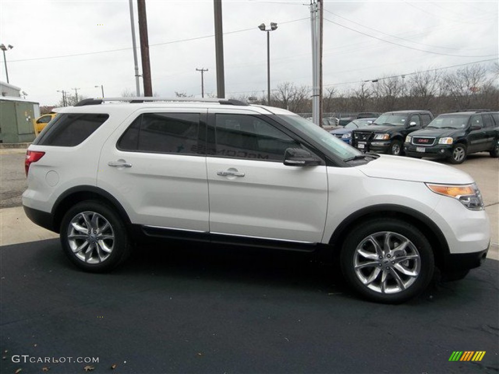 2013 Explorer XLT - White Platinum Tri-Coat / Medium Light Stone photo #8