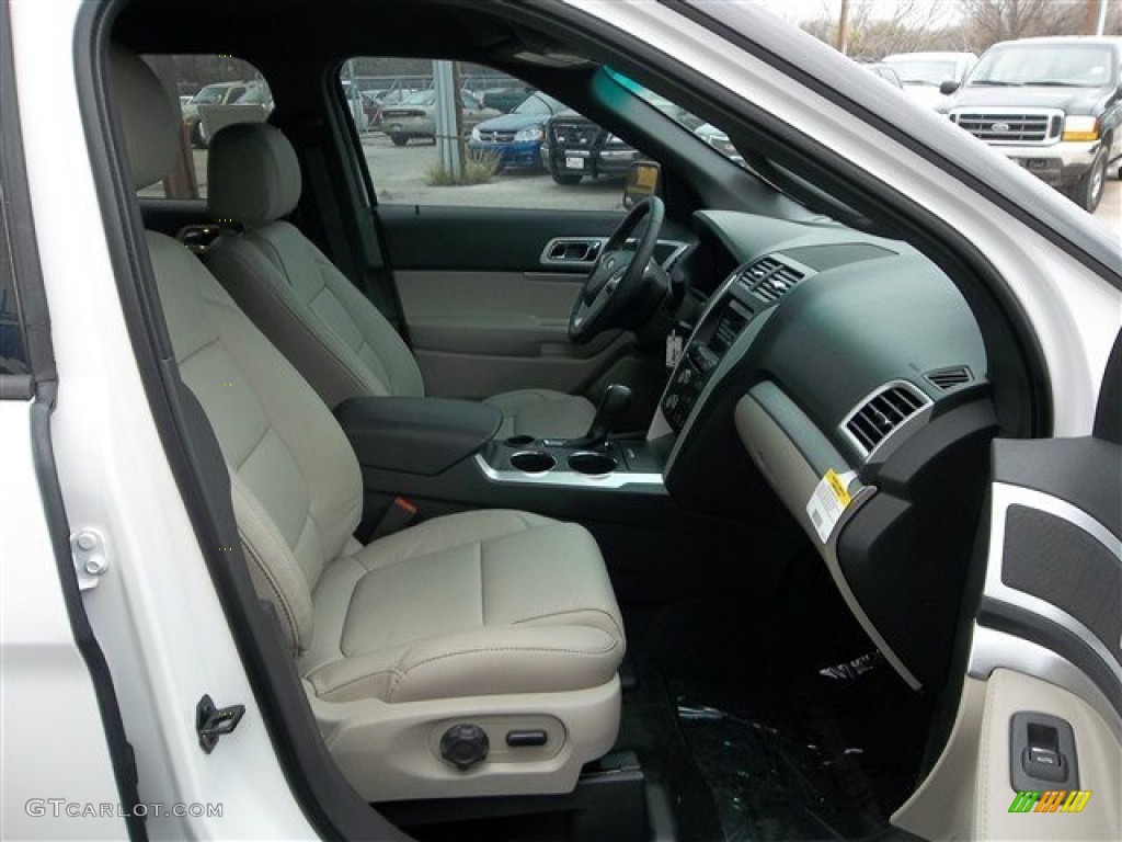 2013 Explorer XLT - White Platinum Tri-Coat / Medium Light Stone photo #13