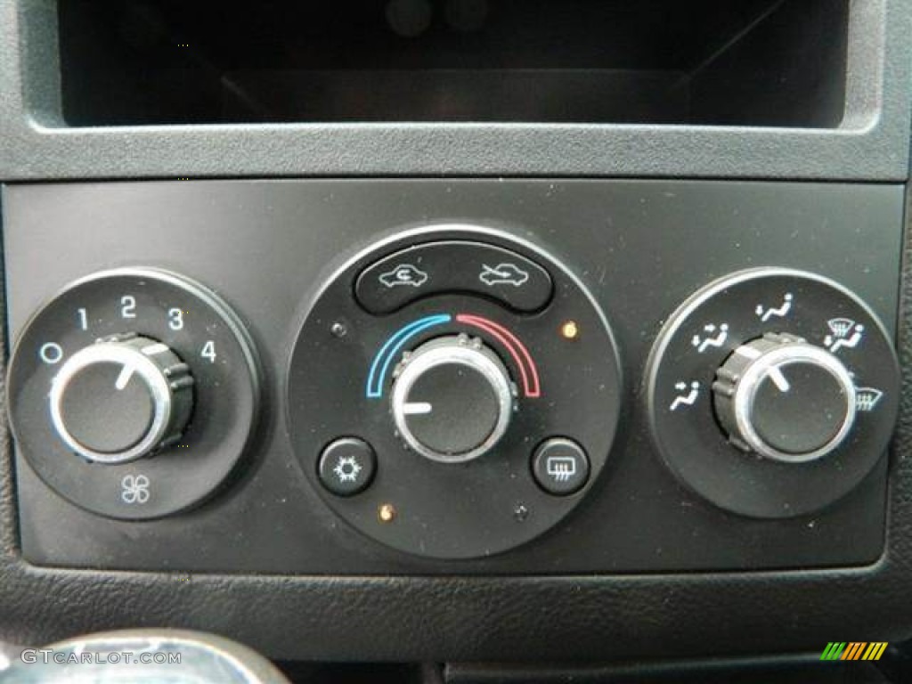 2006 Pontiac G6 V6 Sedan Controls Photo #76765121
