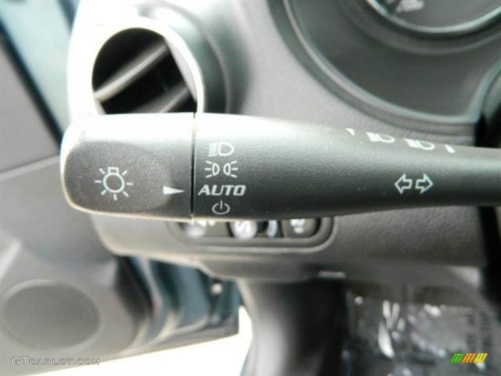 2006 Pontiac G6 V6 Sedan Controls Photo #76765170