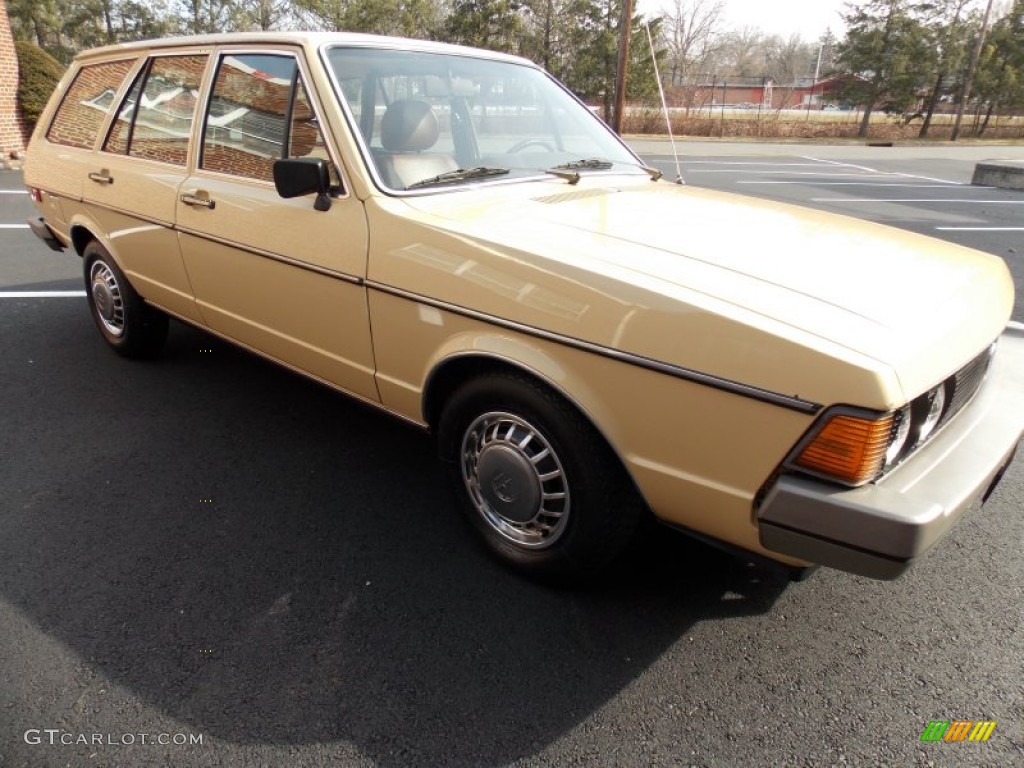 Dakota Beige 1978 Volkswagen Dasher Wagon Exterior Photo #76768603