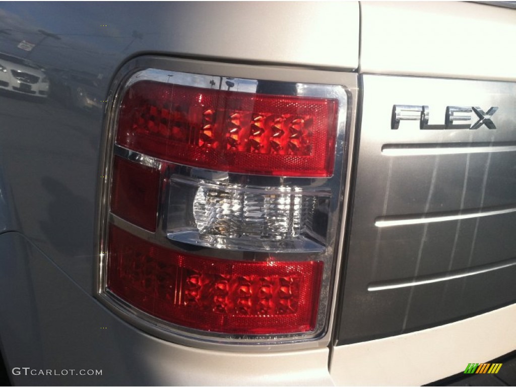 2010 Flex Limited AWD - White Platinum Tri-Coat Metallic / Charcoal Black photo #9