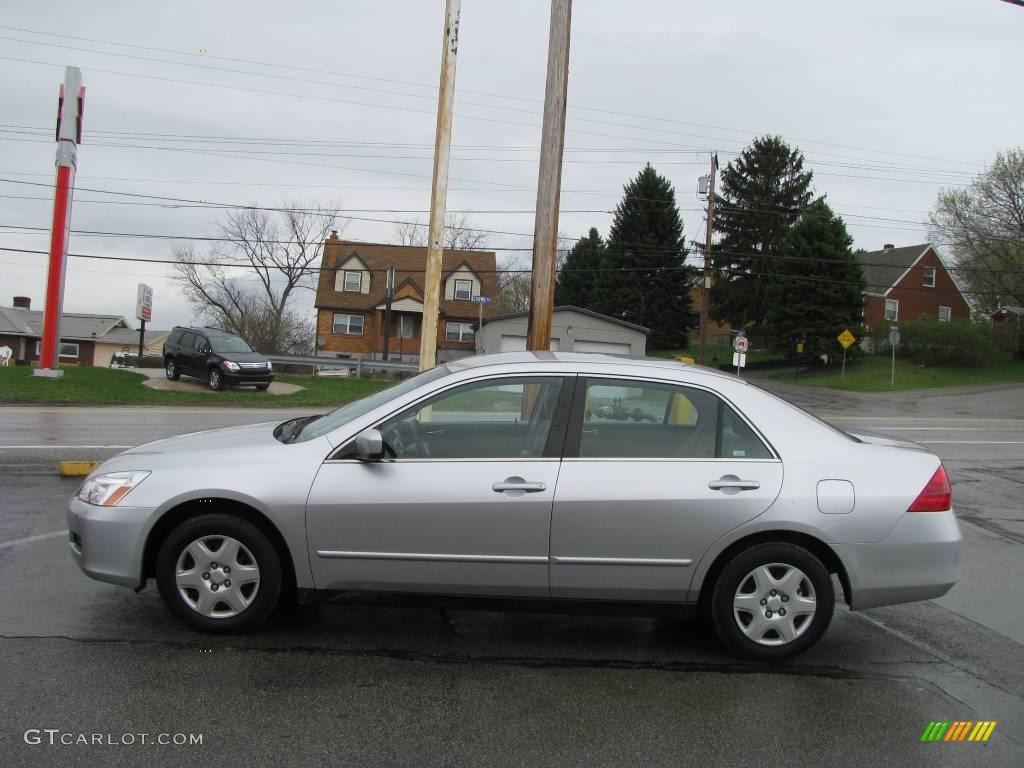 2007 Accord LX Sedan - Alabaster Silver Metallic / Gray photo #5