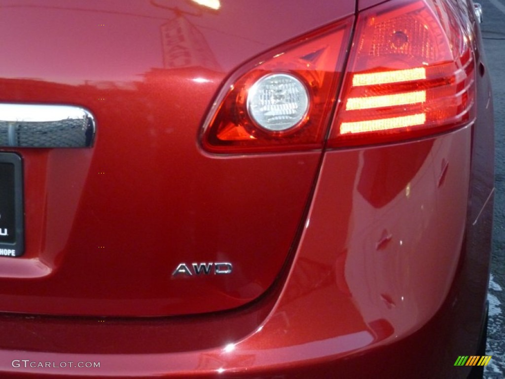 2011 Rogue S AWD - Cayenne Red / Black photo #7