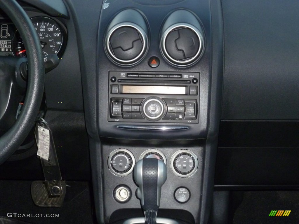 2011 Rogue S AWD - Cayenne Red / Black photo #17