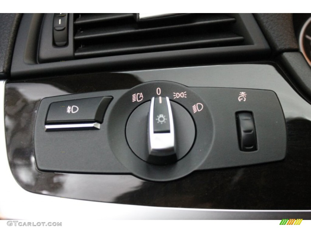 2011 BMW 5 Series 528i Sedan Controls Photo #76775246