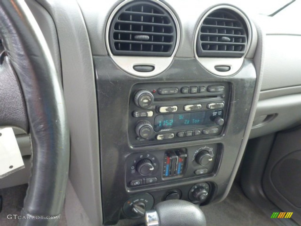 2005 GMC Envoy XL SLE 4x4 Controls Photos