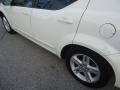 Stone White - Avenger SXT Photo No. 43