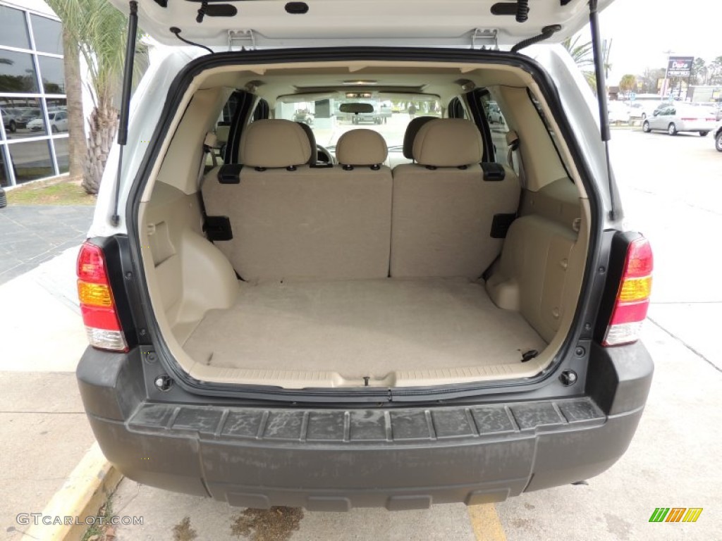 2007 Ford Escape XLT Trunk Photos