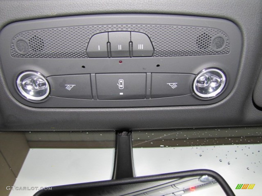 2010 Audi S5 3.0 TFSI quattro Cabriolet Controls Photo #76781159