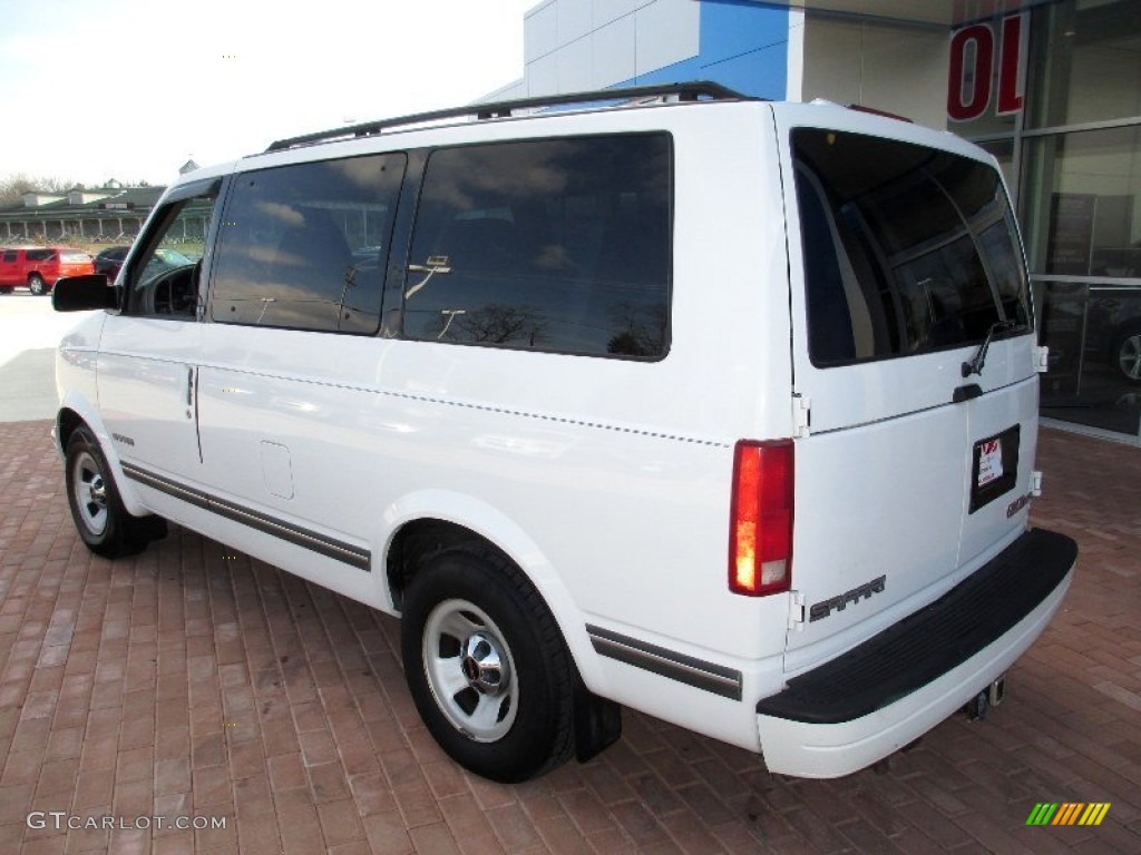 1996 Safari SLE - Summit White / Gray photo #2