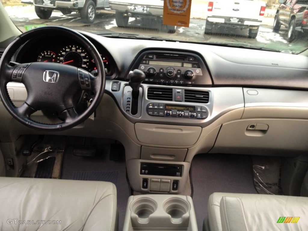 2006 Honda Odyssey EX-L Dashboard Photos