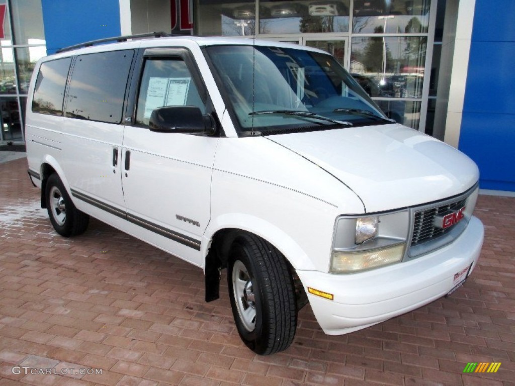 1996 Safari SLE - Summit White / Gray photo #12
