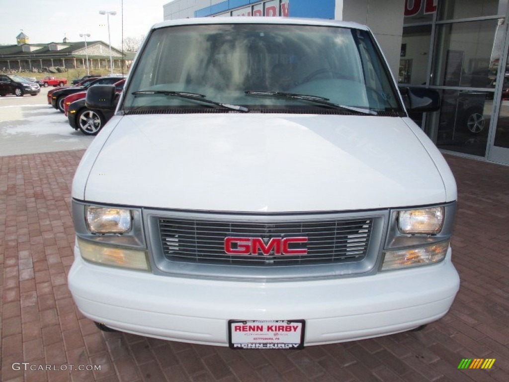 1996 Safari SLE - Summit White / Gray photo #15