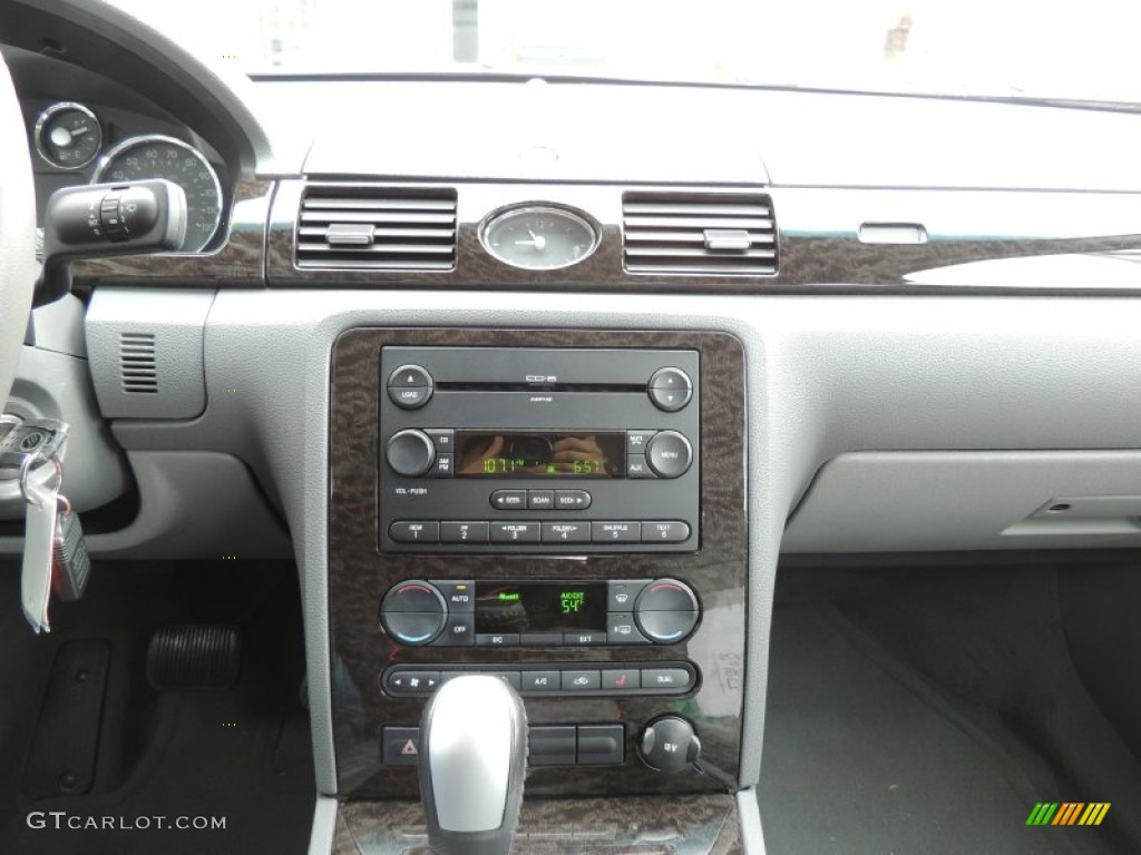 2005 Mercury Montego Premier Controls Photo #76782206