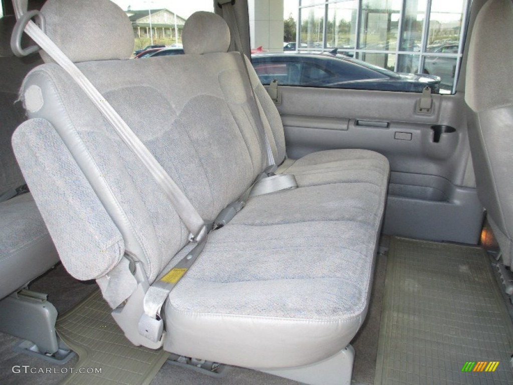 1996 Safari SLE - Summit White / Gray photo #21