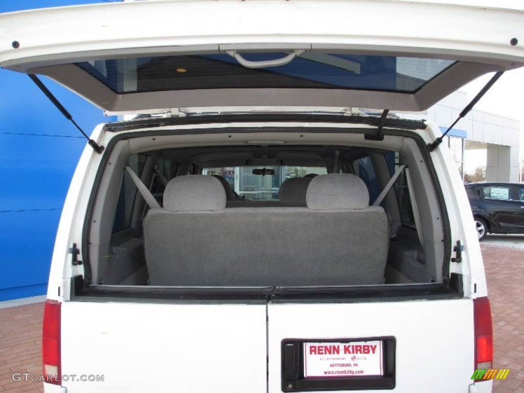 1996 Safari SLE - Summit White / Gray photo #22