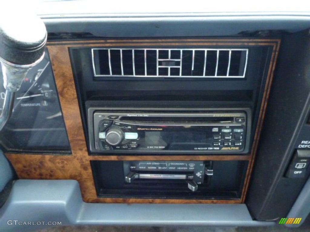 1994 Buick Century Special Sedan Controls Photo #76783310