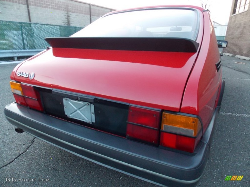 1990 900 SPG Hatchback - Cherry / Gray photo #8