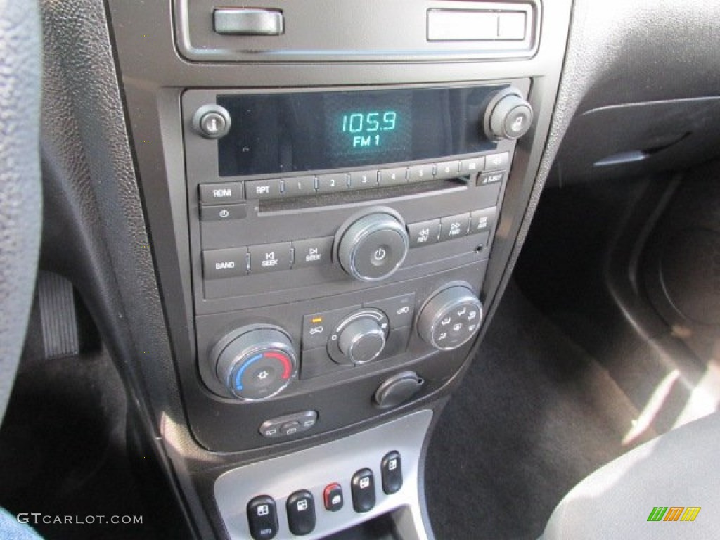 2008 Chevrolet HHR LS Controls Photos