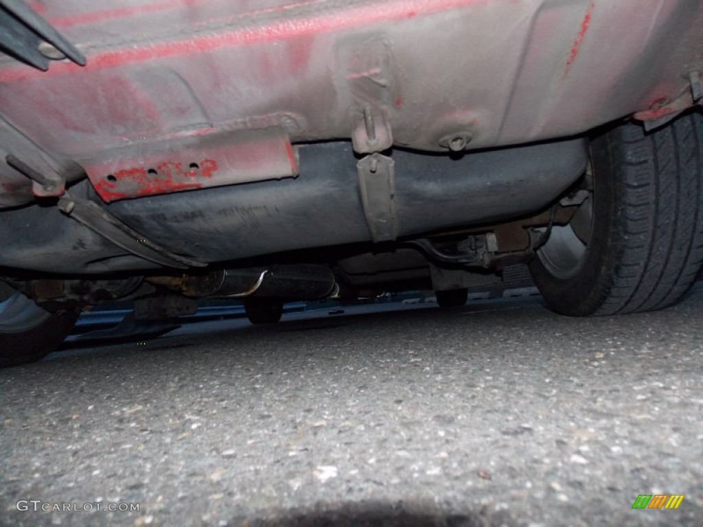 1990 Saab 900 SPG Hatchback Undercarriage Photo #76784666